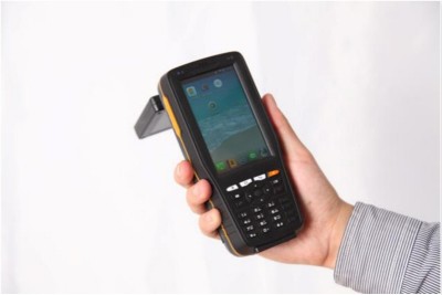 Różnica między technologią skanowania RFID a zwykłą technologią kodów kreskowych