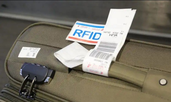 Rewolucja RFID w podróżach lotniczych: rozwiązanie problemu zagubionego bagażu dzięki inteligentnym systemom bagażowym