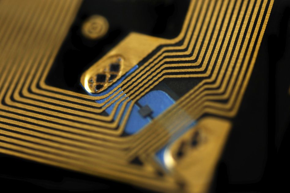 W jaki sposób technologia RFID zapewnia kompleksową widoczność w nowoczesnej produkcji