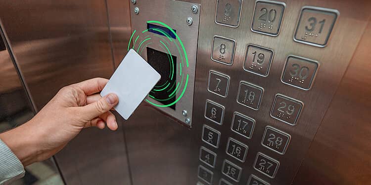 Konserwacja wind zasilana technologią RFID