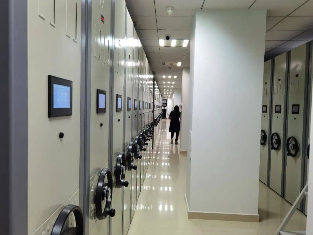 Inteligentne archiwa sądowe: wykorzystanie technologii RFID do bezpiecznego i łatwego śledzenia zarządzania dokumentacją sądową